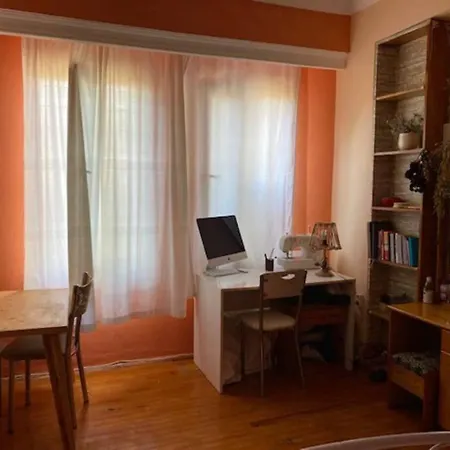 Deniz Manzarali Sahil Kisminda Mustakil Bahceli1+1 Apartment *
